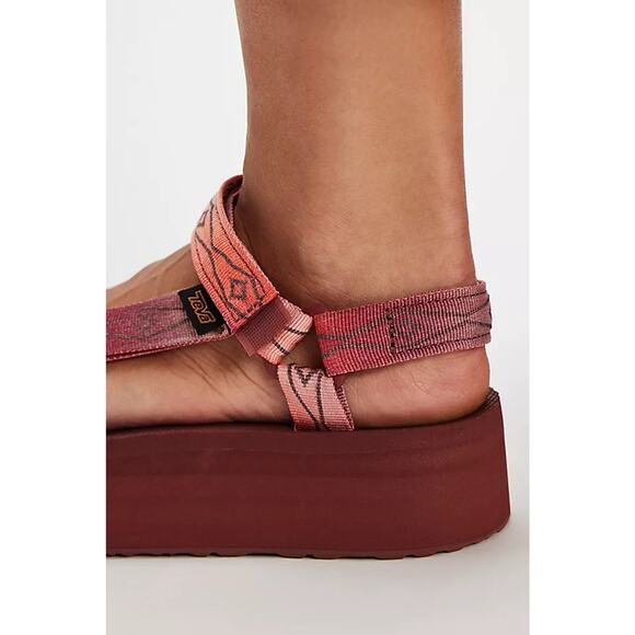 NWT Teva Flatform Universal Sunscape Sandals Size 8 - Picture 3 of 8